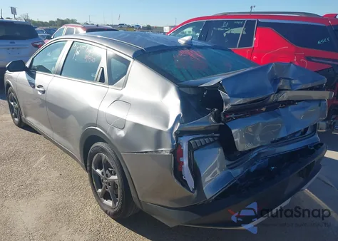 2025 Kia K4 Lxs z USA, uszkodzony, nr VIN 3KPFT4DE3SE034751